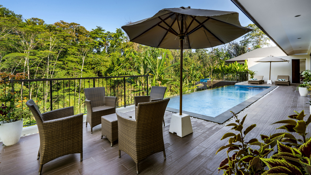 Pala Ubud - Villa Seraya A - Tranquil pool area overlooking the river